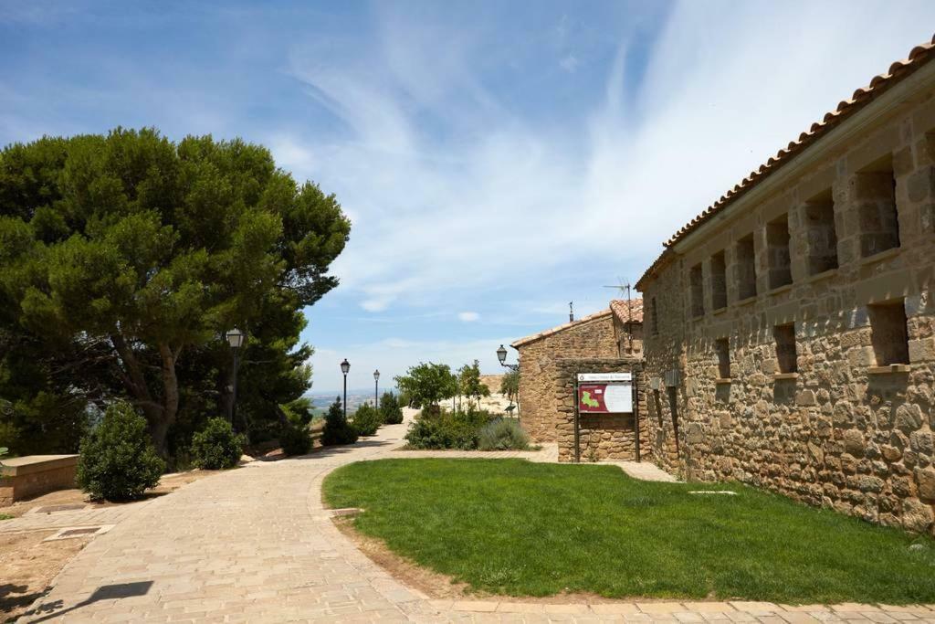 El Diezmo Artajona Bagian luar foto